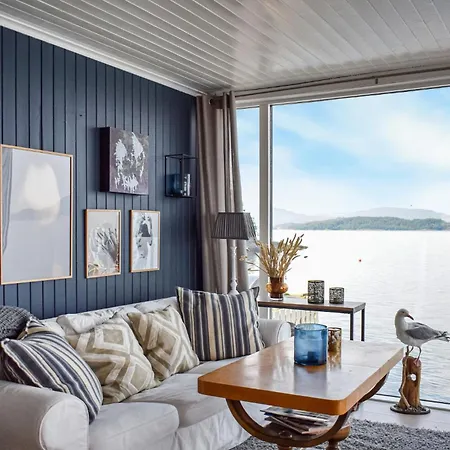 Lovely In Skånevik